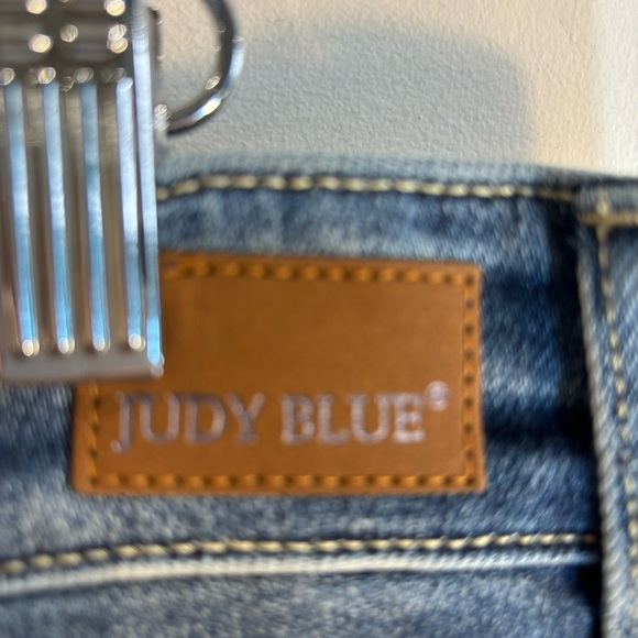 JUDY BLUE Sz 18W Jeans Distressed Raw Hem Straight Leg High Rise Mid-Wash NEW - Picture 10 of 16